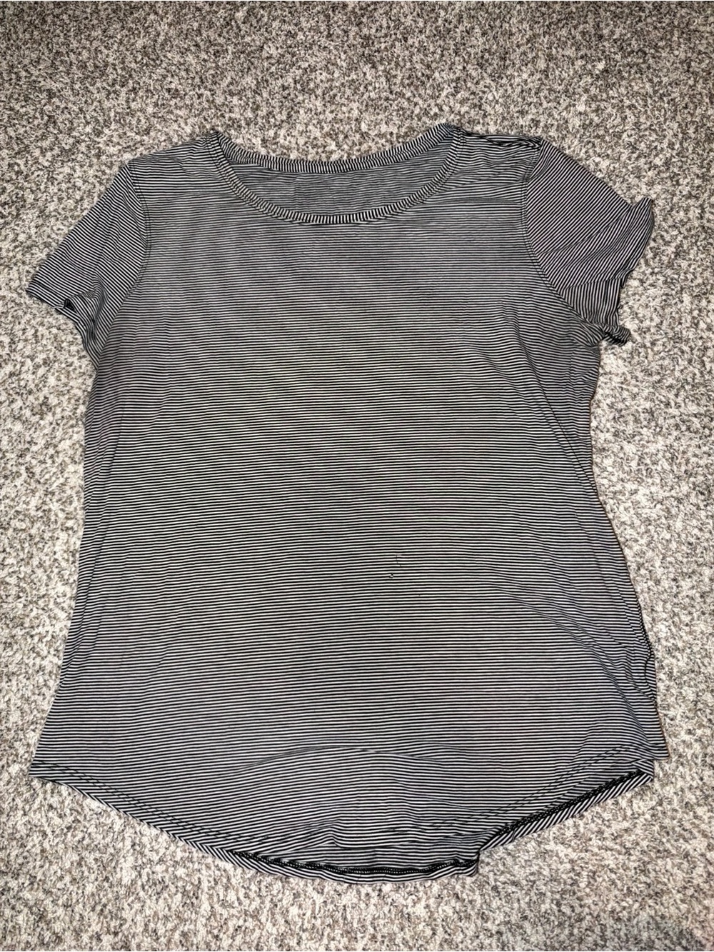 Lululemon workout shirt